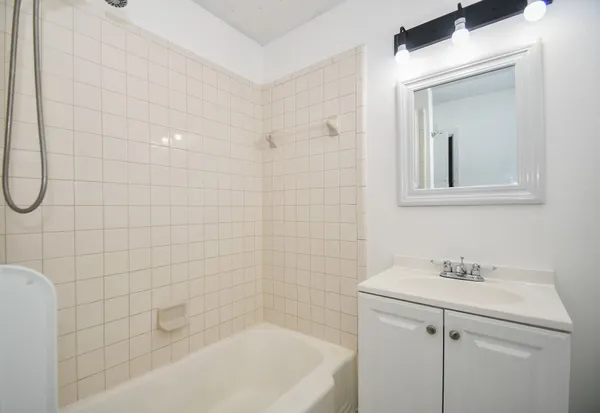 $2,500 | 5330 Windswept Lane, Houston, TX 77056