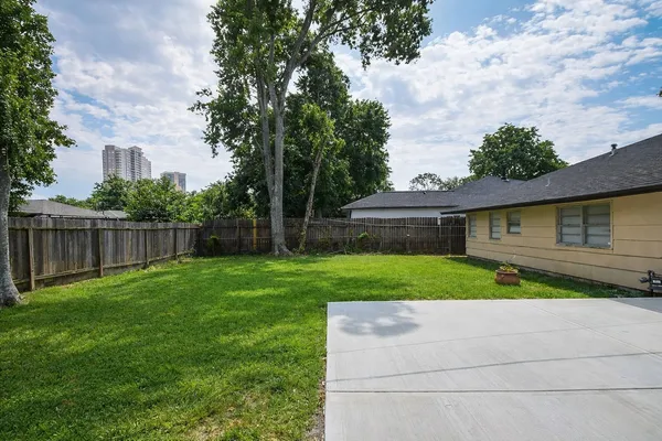 $2,500 | 5330 Windswept Lane, Houston, TX 77056