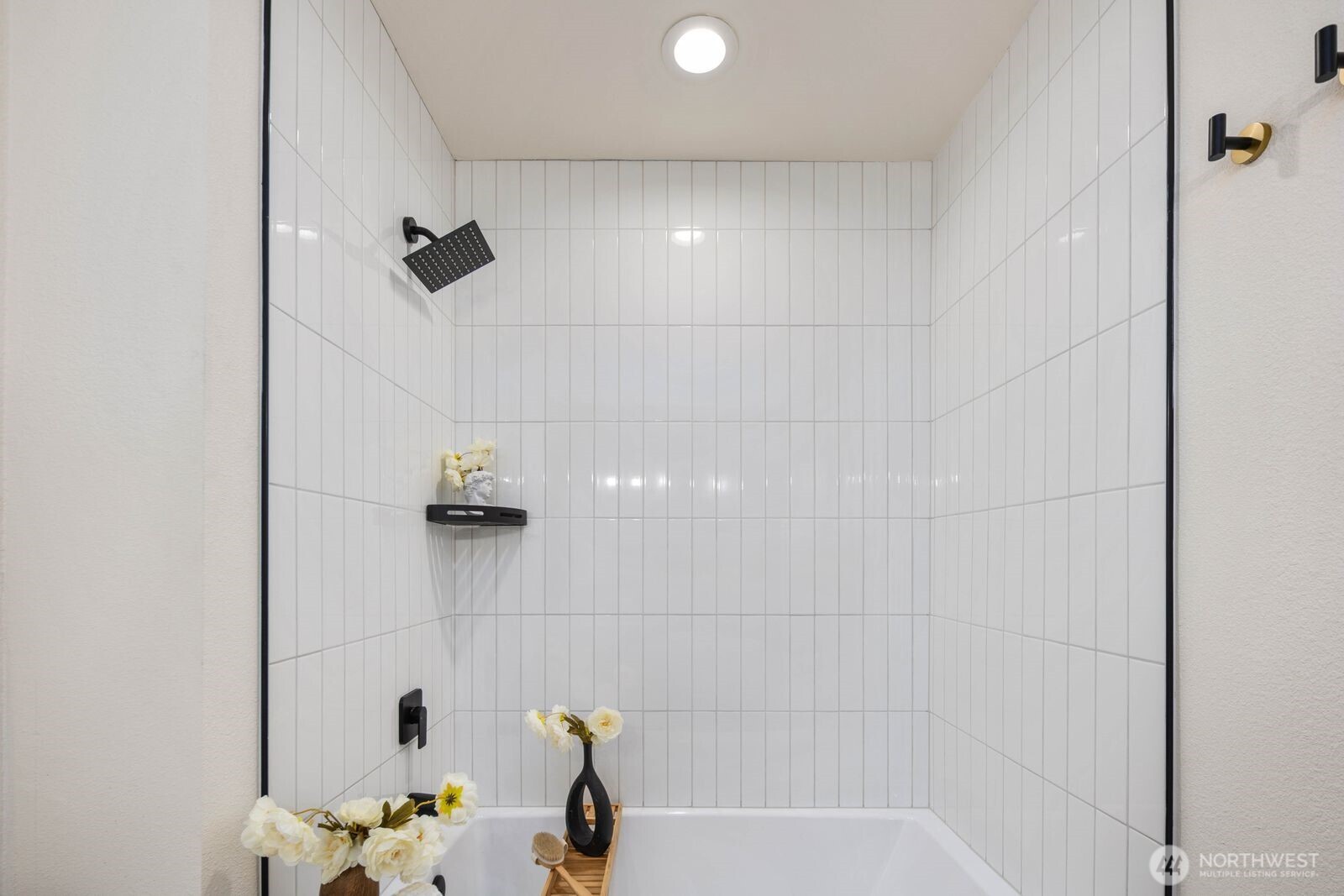 7211 182nd Street Southwest Edmonds, WA 98026 - Photo 23 of 40 a bathroom with a tub