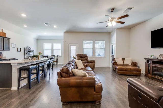 $329,900 | 900 Honey Maple Street, Princeton, TX 75407