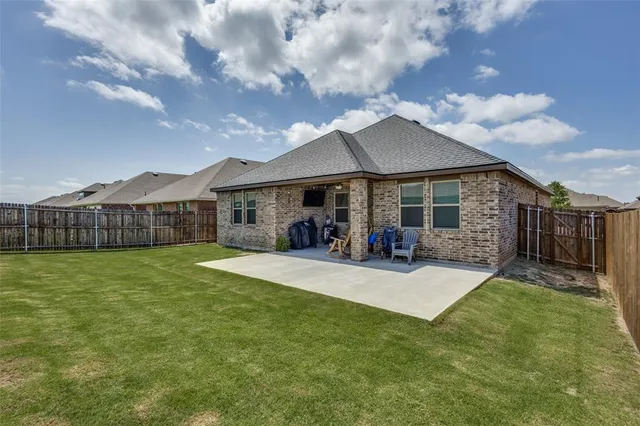 $329,900 | 900 Honey Maple Street, Princeton, TX 75407