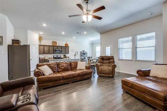 $329,900 | 900 Honey Maple Street, Princeton, TX 75407