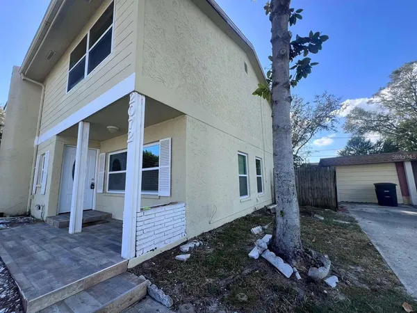 $2,200 | 2072 Los Lomas Drive, Clearwater, FL 33763