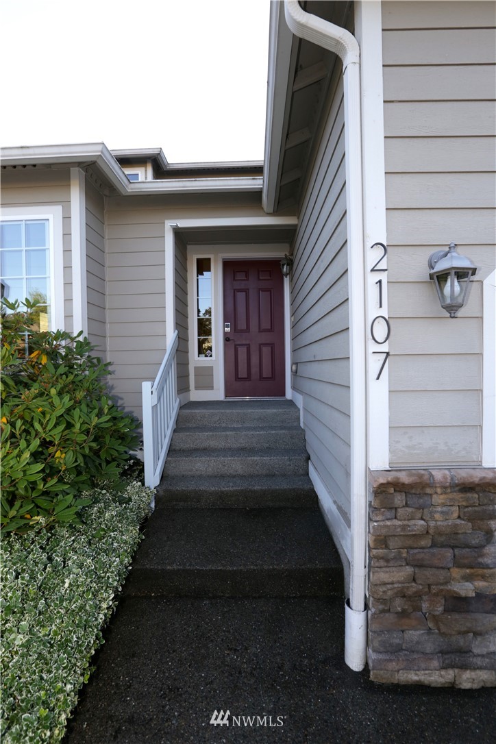 2107 Burnett Place South Renton, WA 98055 - Photo 3 of 15 Gallery Image 3