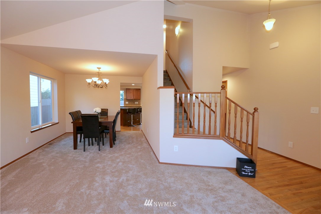 2107 Burnett Place South Renton, WA 98055 - Photo 4 of 15 Gallery Image 4