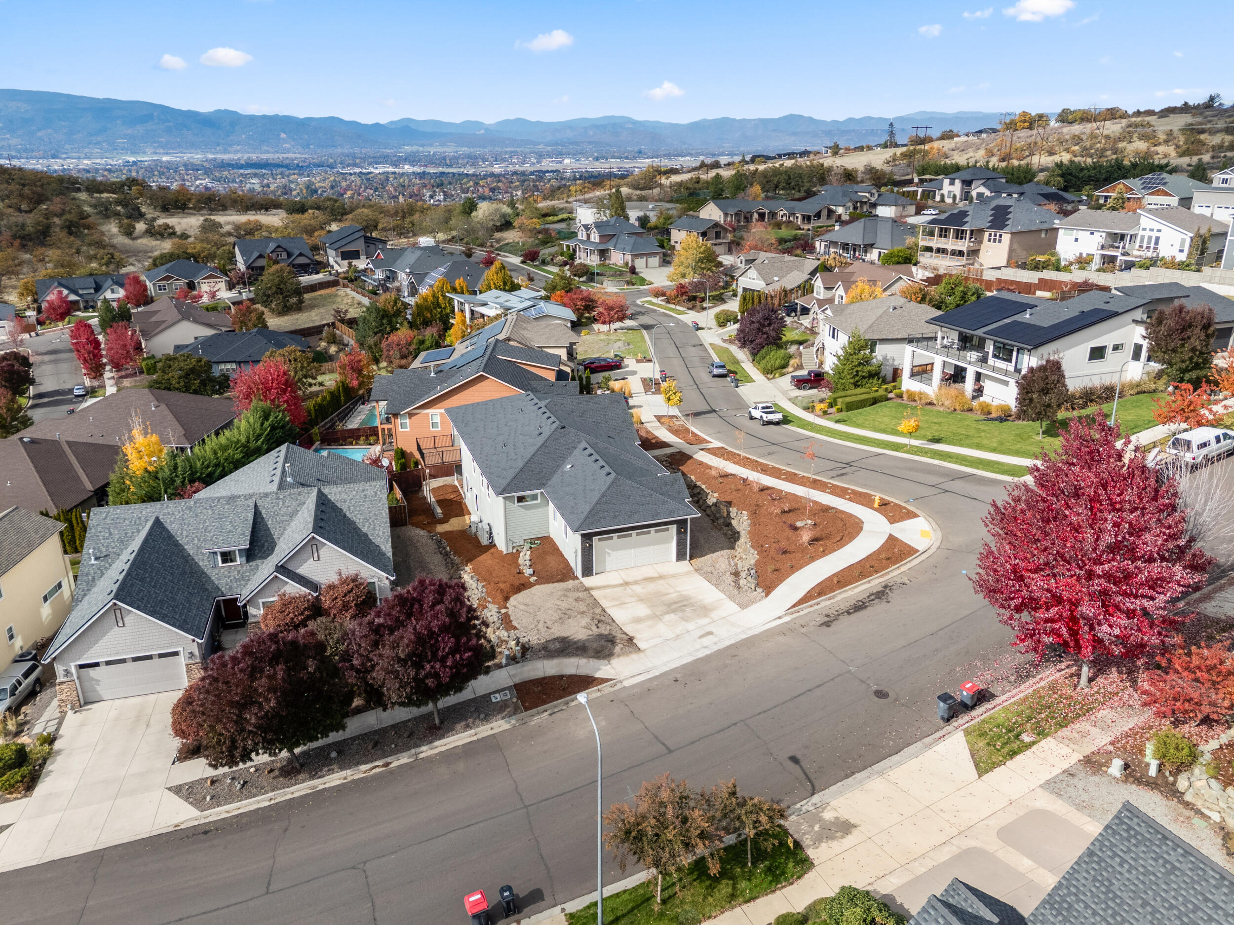 4260 Falcon Ridge Terrace Medford, OR 97504 - Photo 1 of 46