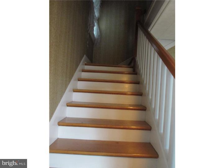 154 East Washington Street Riverside, NJ 08075 - Photo 14 of 20 a view of entryway
