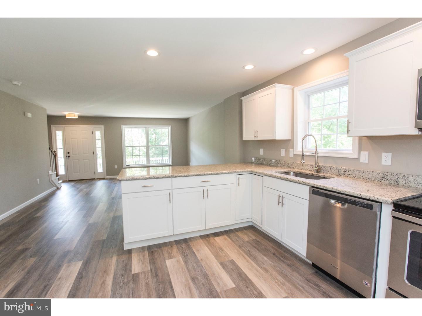 1065 Fritztown Road Reading, PA 19608 - Photo 2 of 23