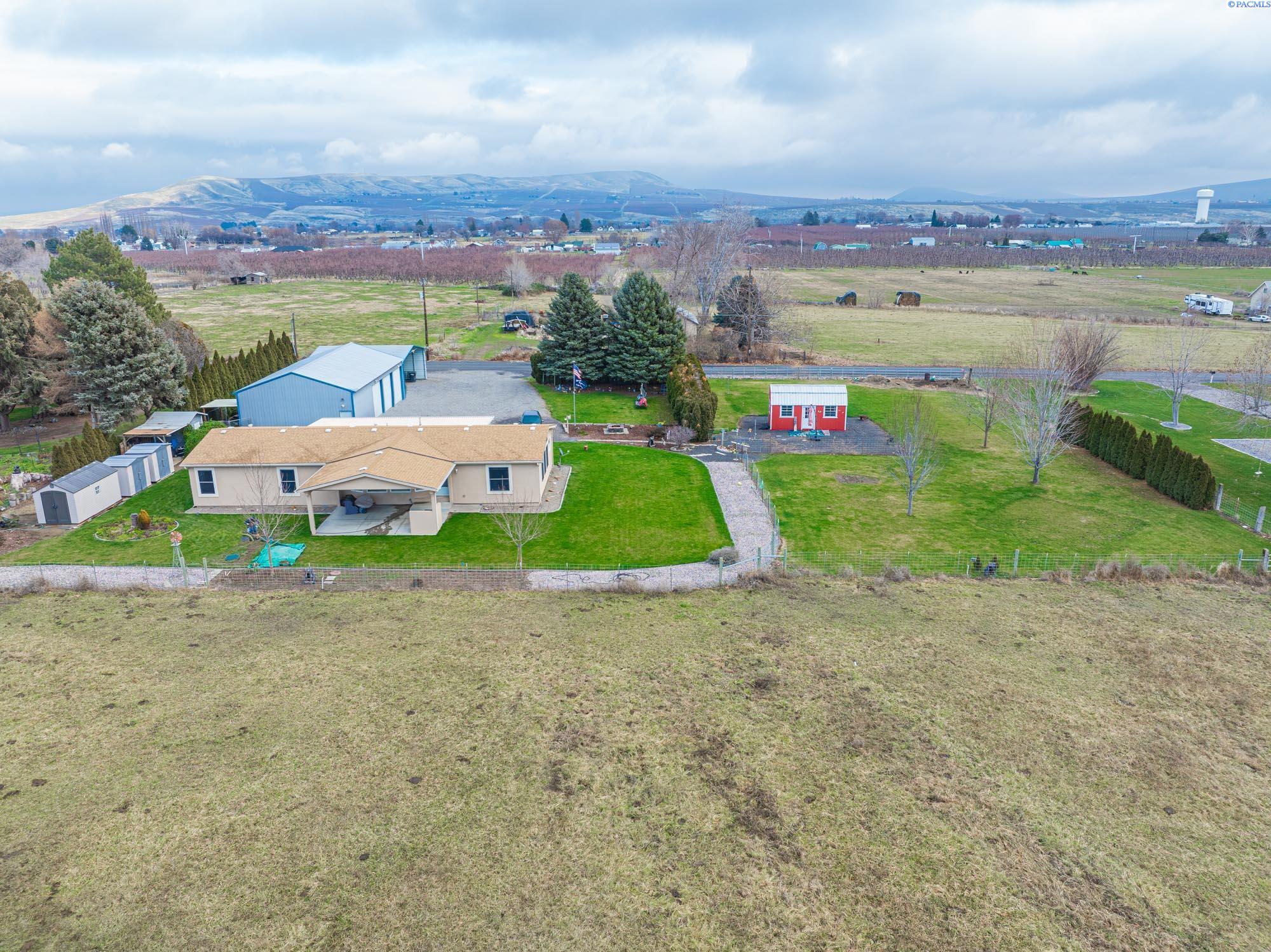 52706 North Evert Road Benton City, WA 99320 - Photo 2 of 50 Gallery Image 2