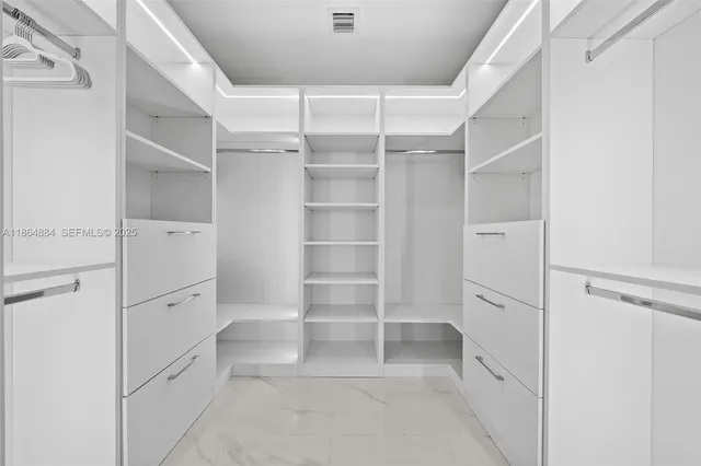 $10,000 | 700 Northeast 24th Street, Unit 3206, Miami, FL 33137