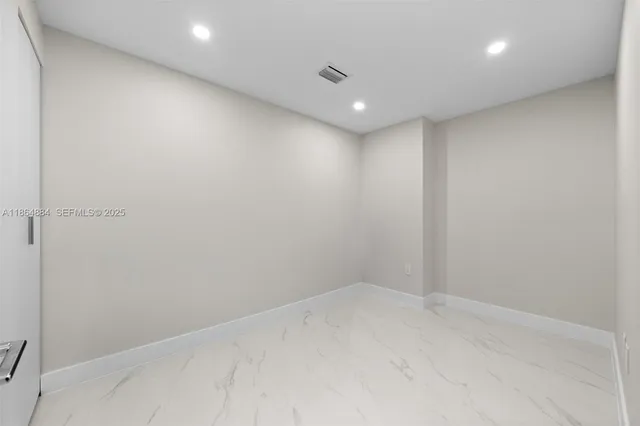 $10,000 | 700 Northeast 24th Street, Unit 3206, Miami, FL 33137