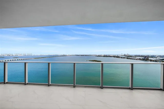 $10,000 | 700 Northeast 24th Street, Unit 3206, Miami, FL 33137