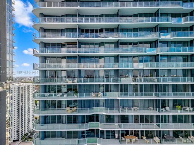 $10,000 | 700 Northeast 24th Street, Unit 3206, Miami, FL 33137