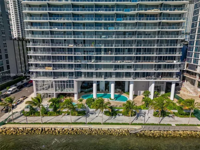 $10,000 | 700 Northeast 24th Street, Unit 3206, Miami, FL 33137