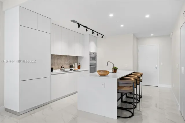 $10,000 | 700 Northeast 24th Street, Unit 3206, Miami, FL 33137