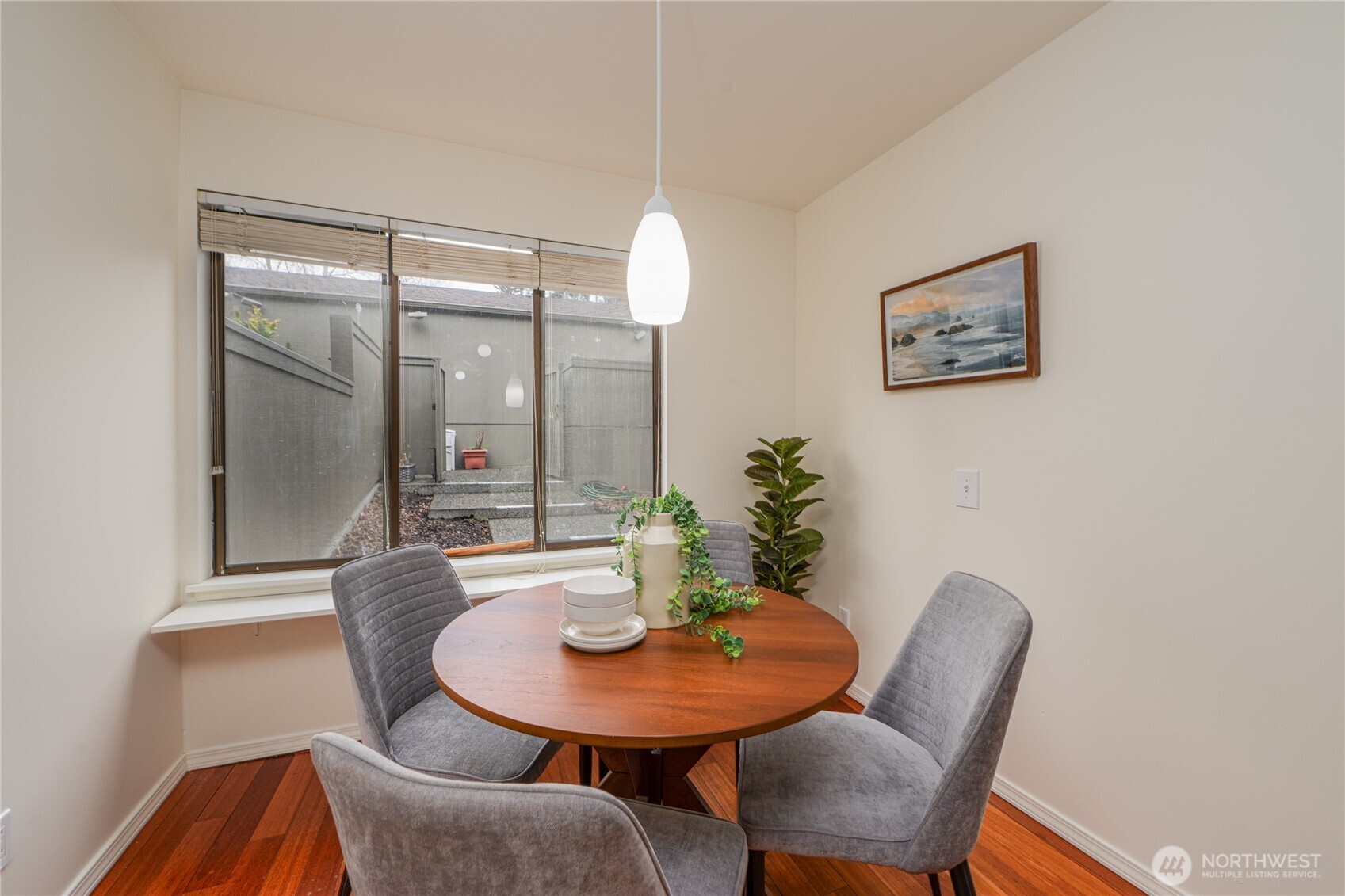 6536 Park Point Lane Northeast Seattle, WA 98115 - Photo 11 of 40