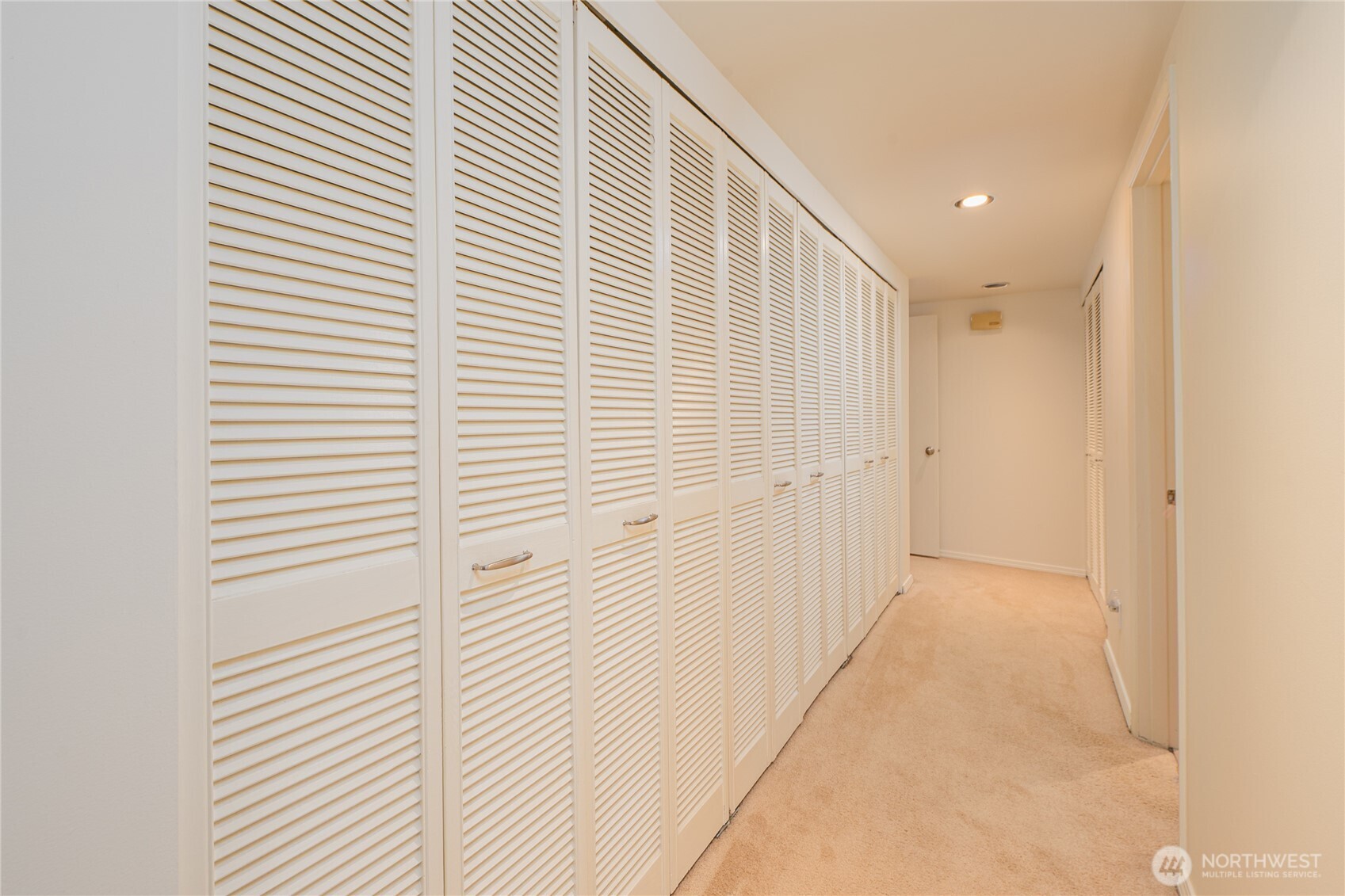 6536 Park Point Lane Northeast Seattle, WA 98115 - Photo 14 of 40