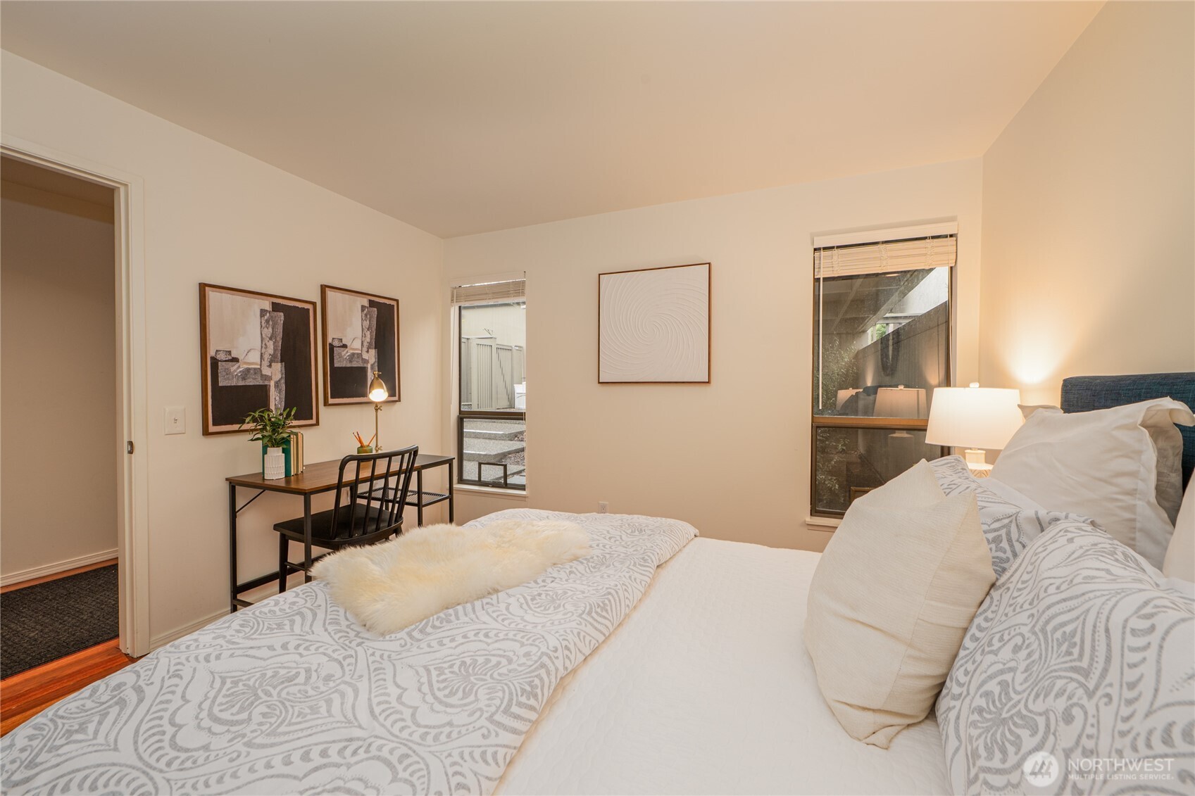6536 Park Point Lane Northeast Seattle, WA 98115 - Photo 17 of 40