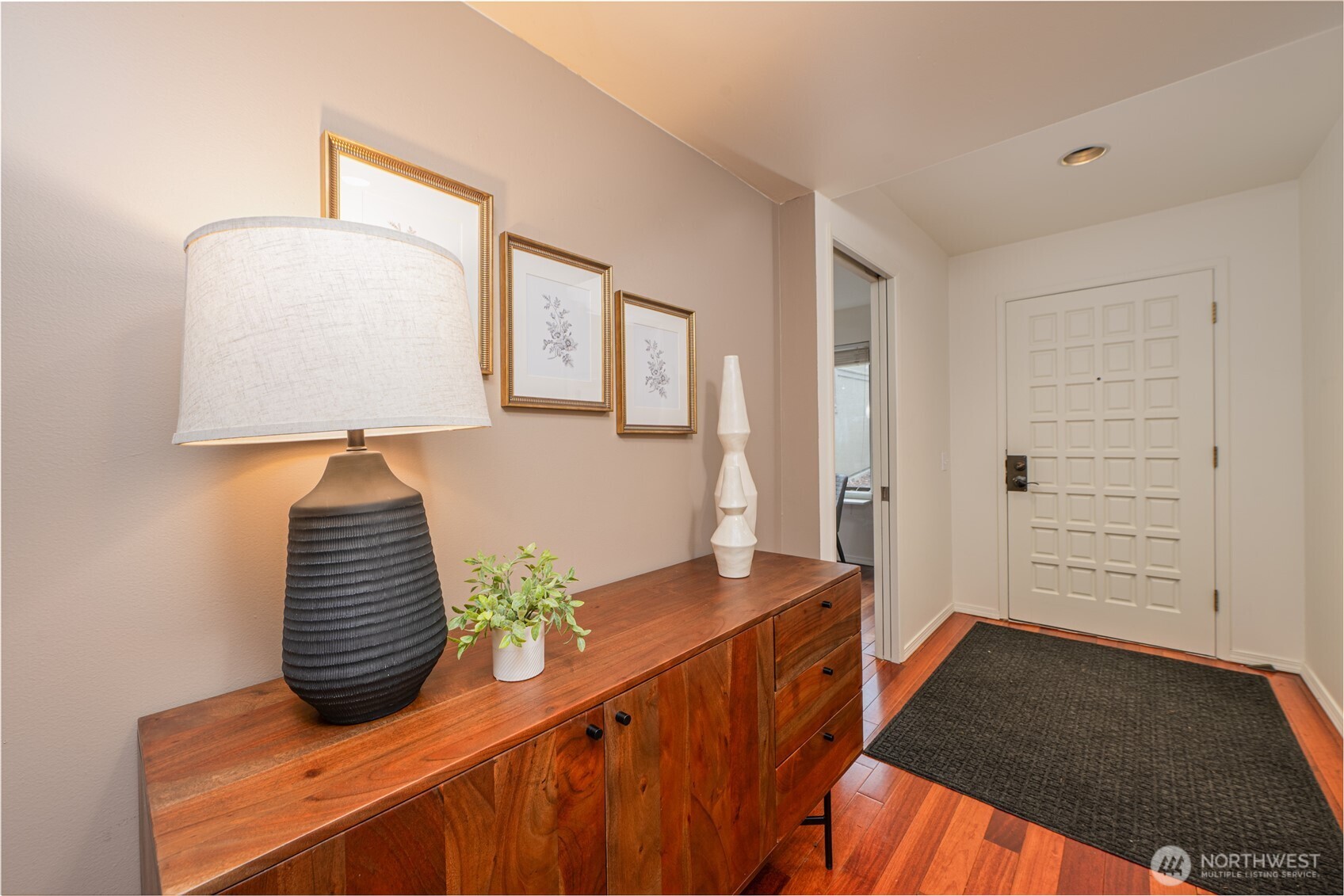 6536 Park Point Lane Northeast Seattle, WA 98115 - Photo 2 of 40