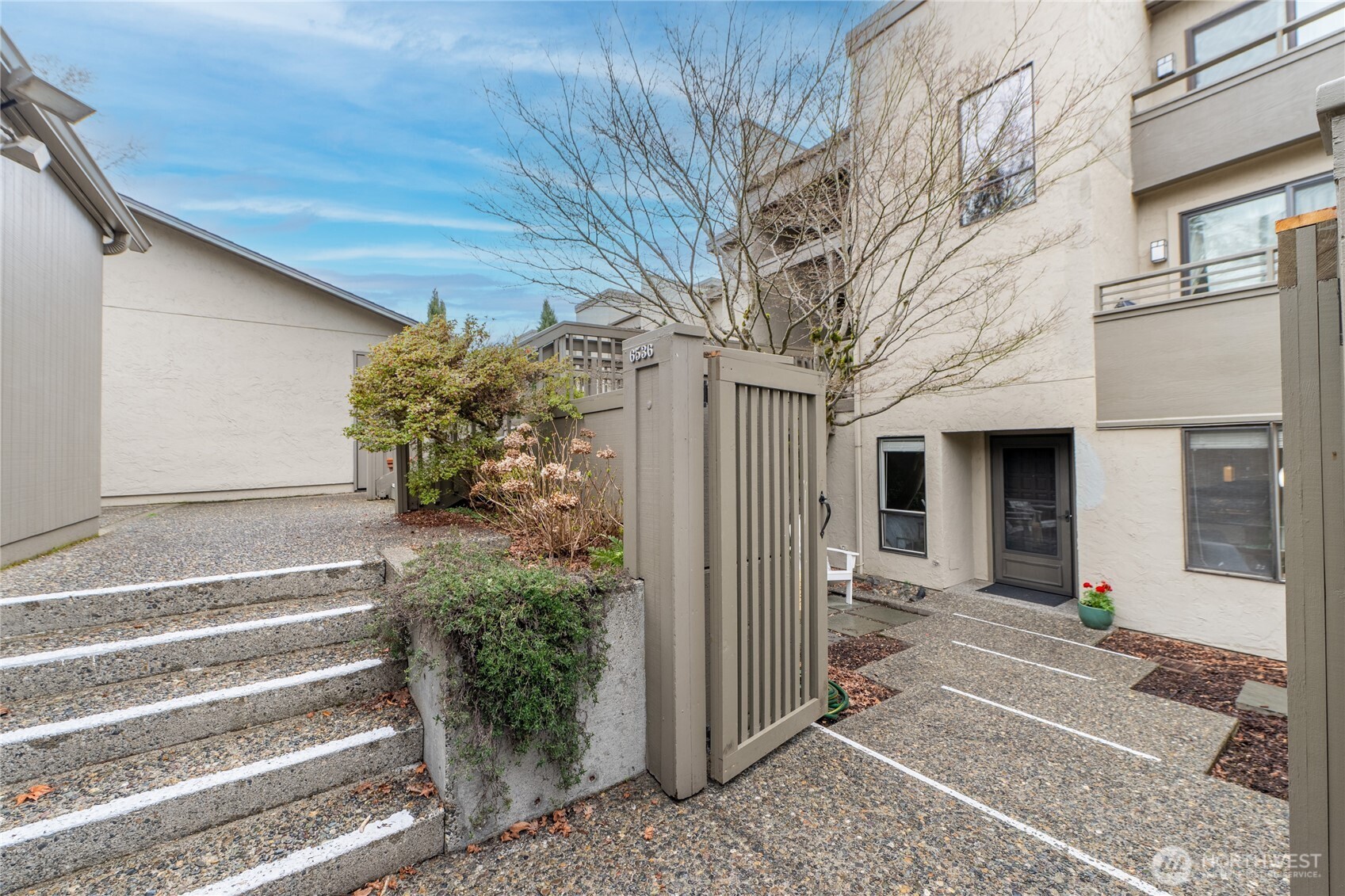6536 Park Point Lane Northeast Seattle, WA 98115 - Photo 26 of 40