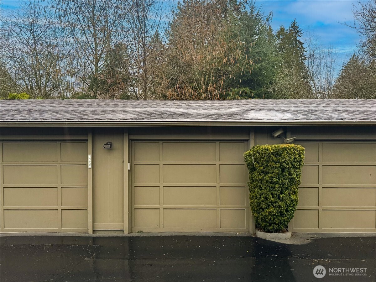 6536 Park Point Lane Northeast Seattle, WA 98115 - Photo 29 of 40