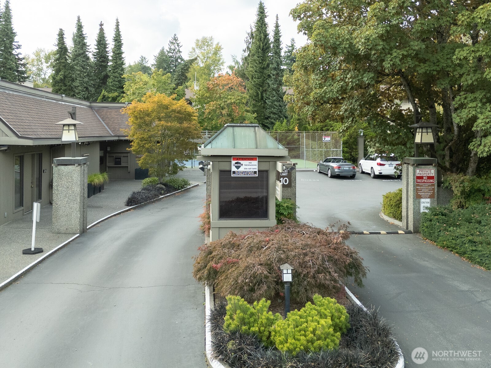 6536 Park Point Lane Northeast Seattle, WA 98115 - Photo 32 of 40