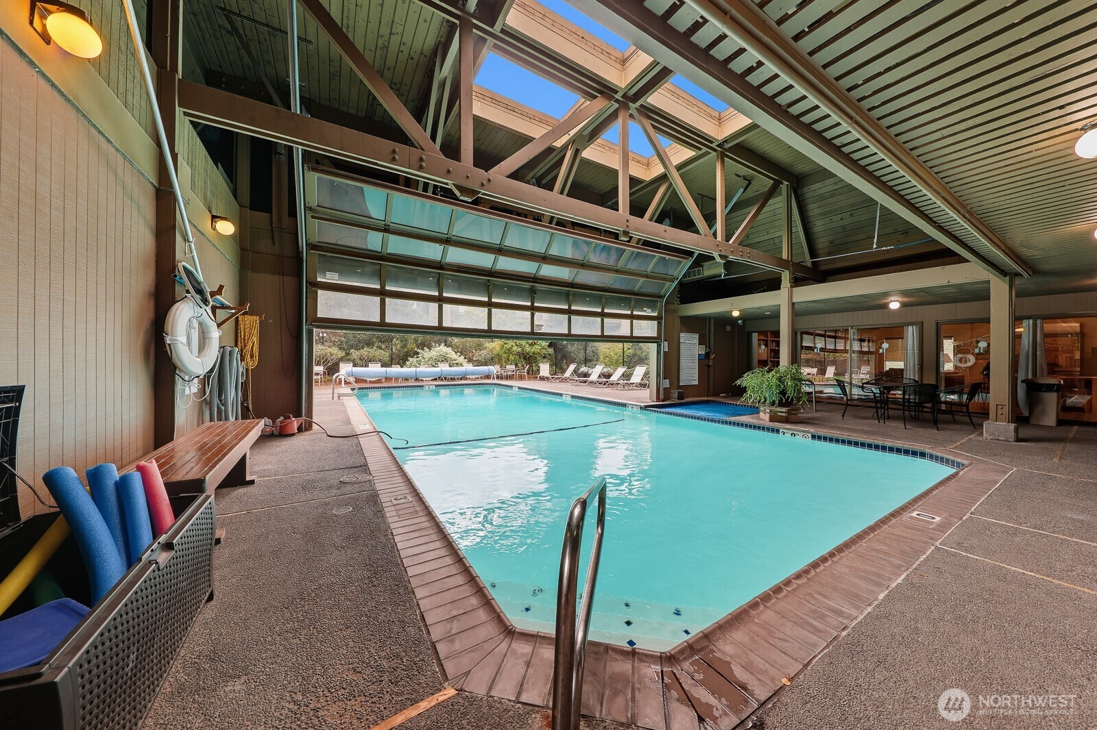 6536 Park Point Lane Northeast Seattle, WA 98115 - Photo 36 of 40