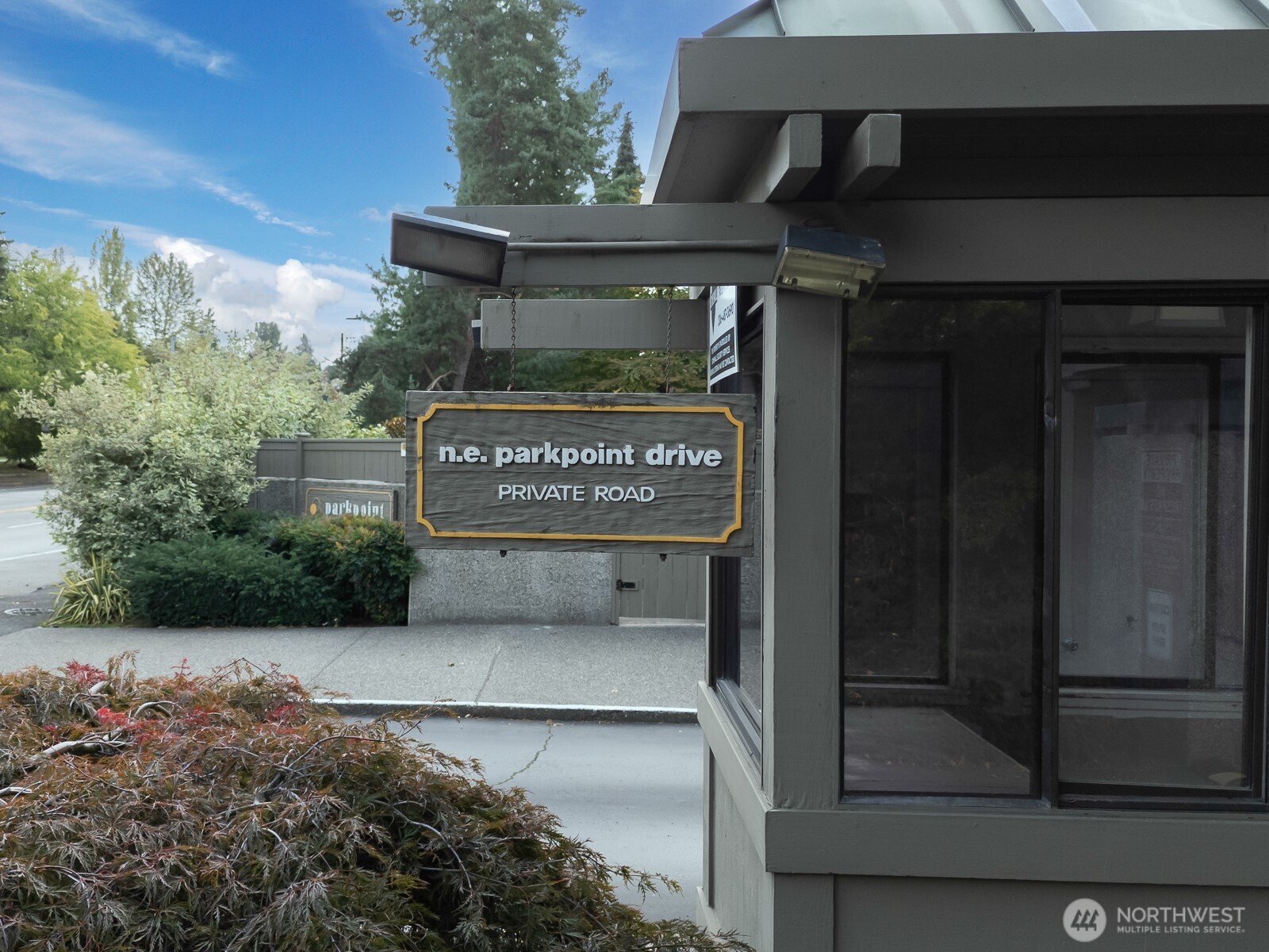 6536 Park Point Lane Northeast Seattle, WA 98115 - Photo 39 of 40