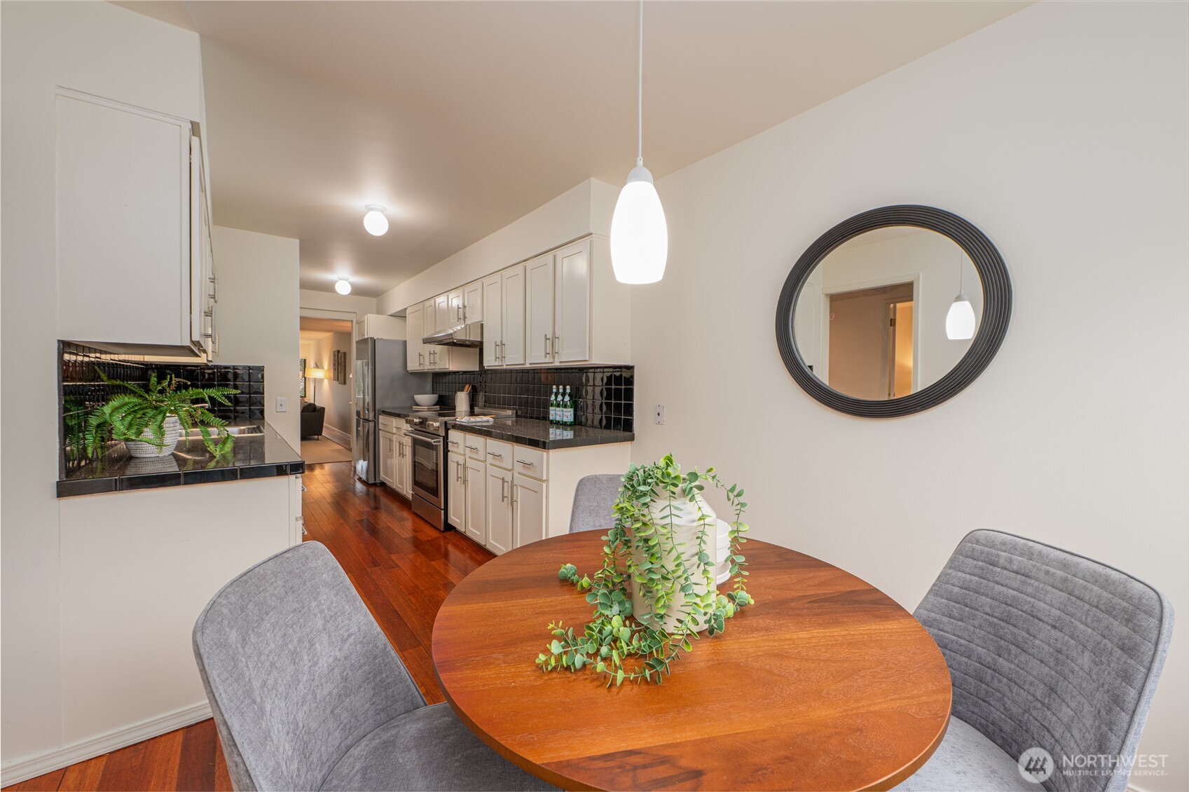 6536 Park Point Lane Northeast Seattle, WA 98115 - Photo 10 of 40