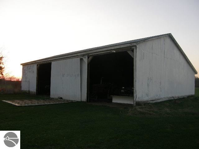 1426 West Van Buren Road Alma, MI 48801 - Photo 7 of 24 1744962-6.JPG