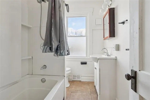 $159,900 | 221 Fernleaf Street, Pittsburgh, PA 15210