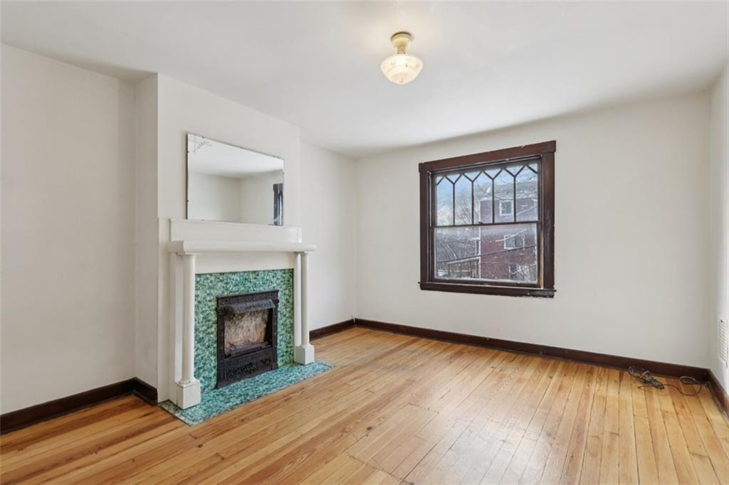 221 Fernleaf Street Pittsburgh, PA 15210 - Photo 4 of 32