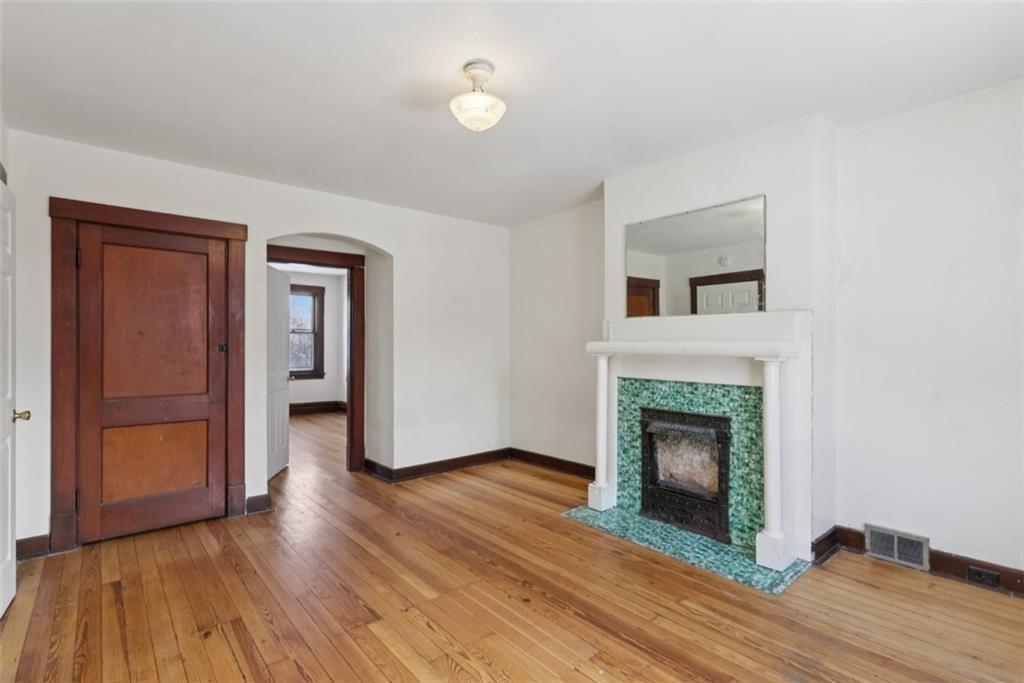 221 Fernleaf Street Pittsburgh, PA 15210 - Photo 5 of 32