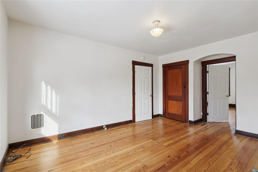 221 Fernleaf Street Pittsburgh, PA 15210 - Photo 6 of 32