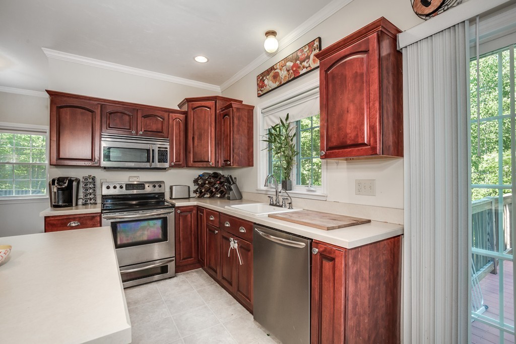 113 Sutton Road Webster, MA 01570 - Photo 16 of 29