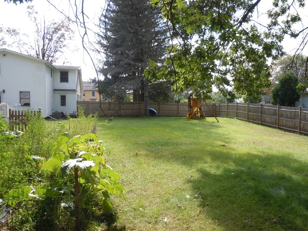 39 Loudville Road Easthampton, MA 01027 - Photo 3 of 20 Gallery Image 3