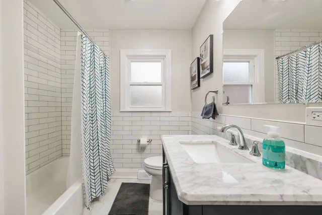 a close view of sink and tap