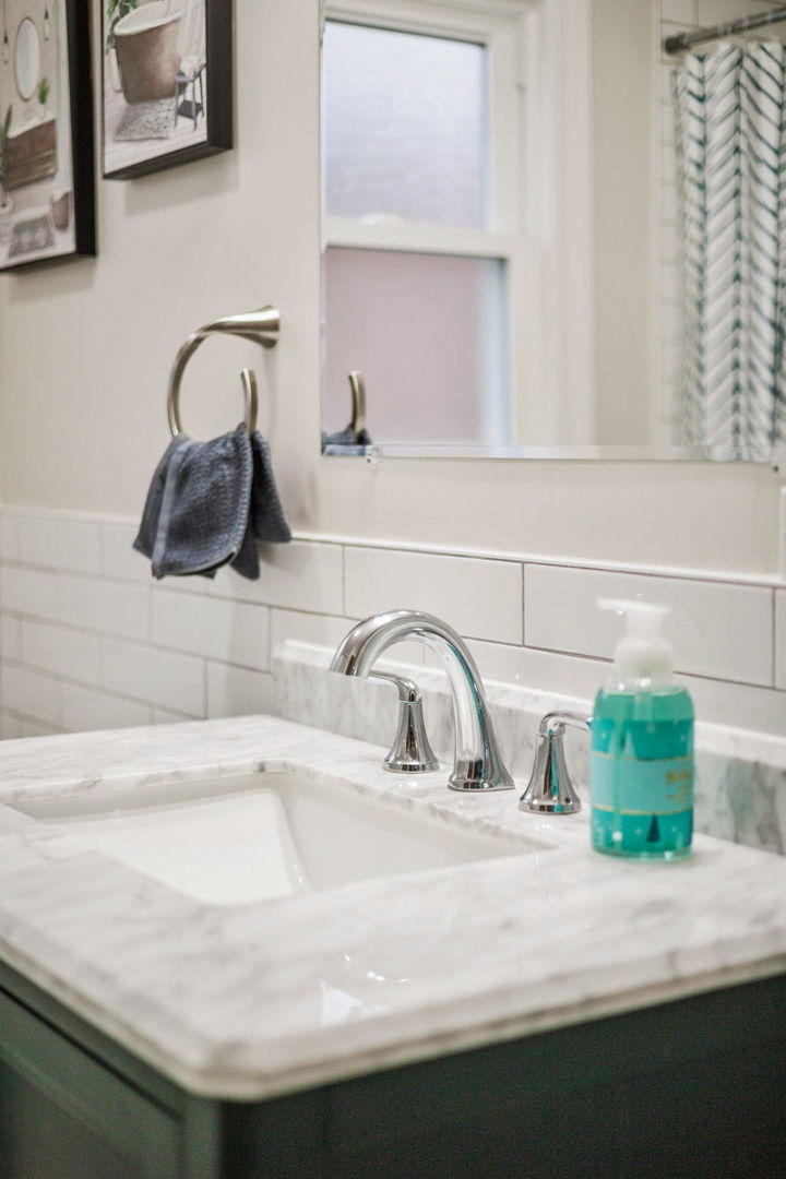 10907 South Normandy Avenue Worth, IL 60482 - Photo 27 of 29 a close view of sink and tap