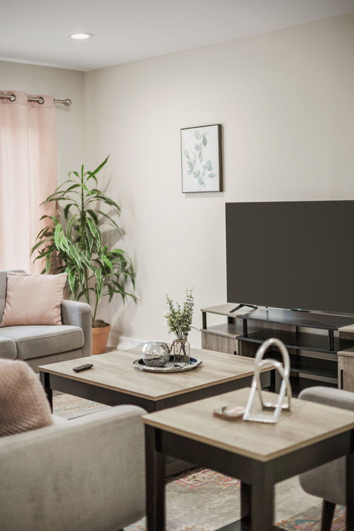 10907 South Normandy Avenue Worth, IL 60482 - Photo 8 of 29 a view of a dining room with furniture