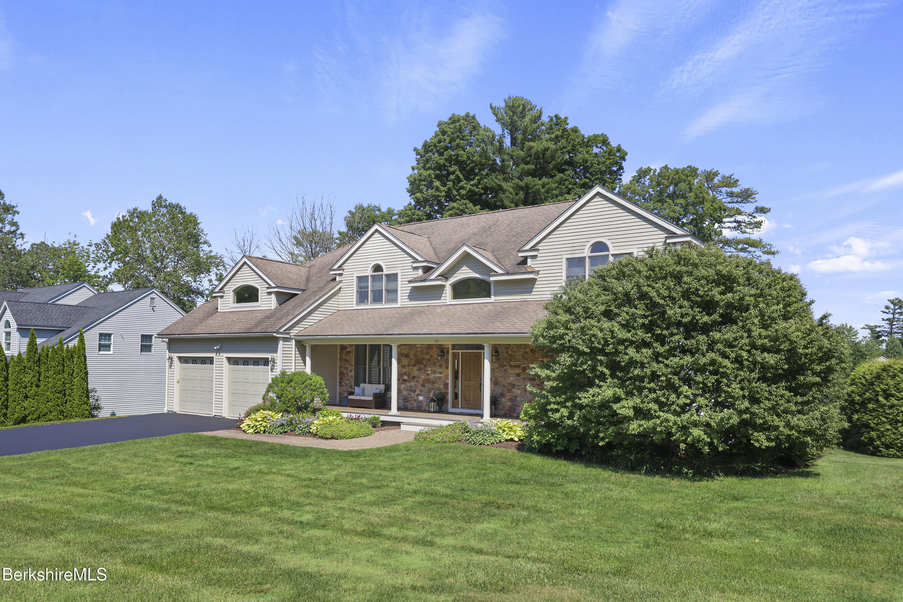 35 Meadow Ridge Drive Pittsfield, MA 01201 - Photo 2 of 81 Exterior Front