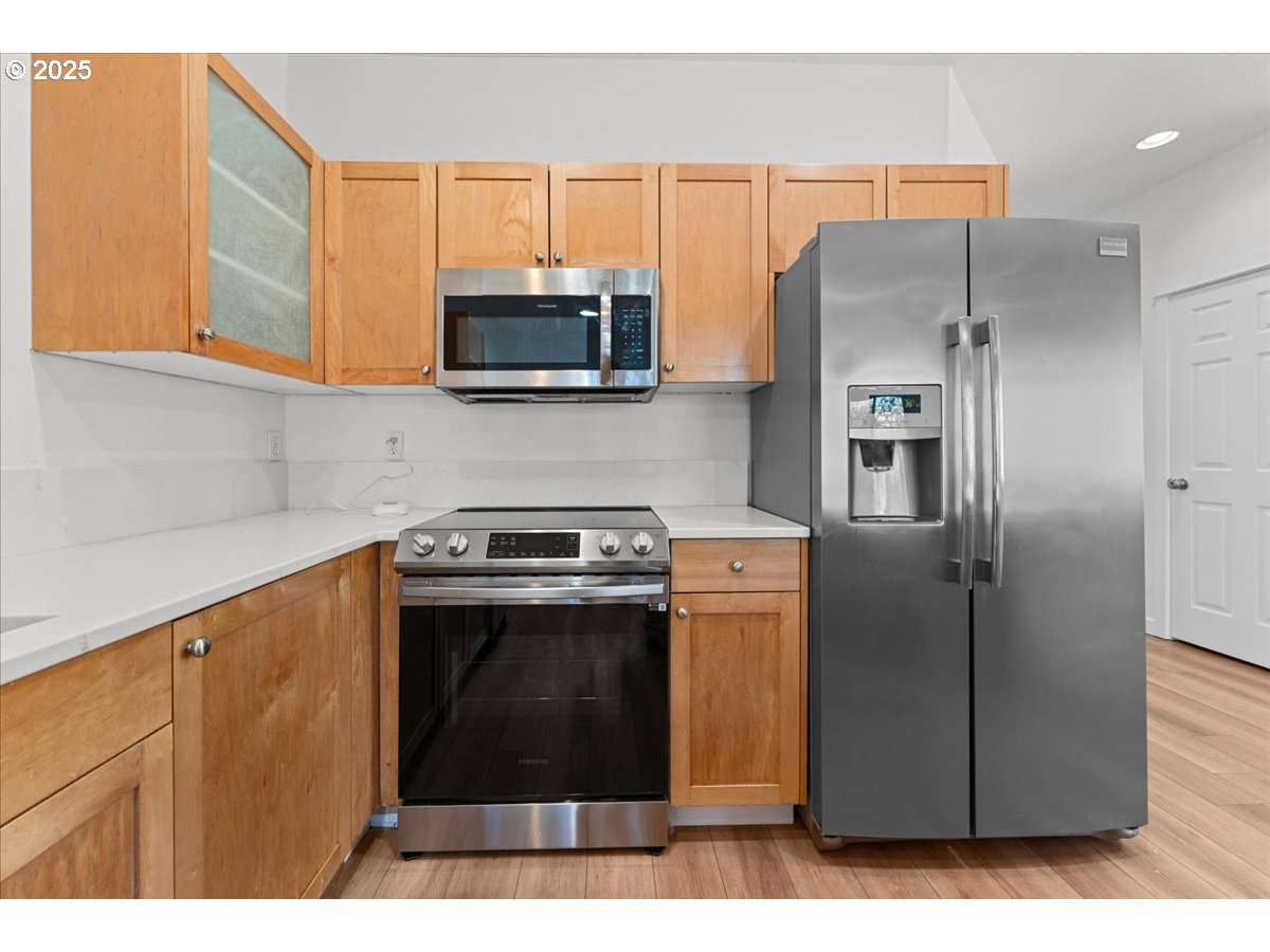 8243 Northeast Multnomah Street Portland, OR 97220 - Photo 11 of 33