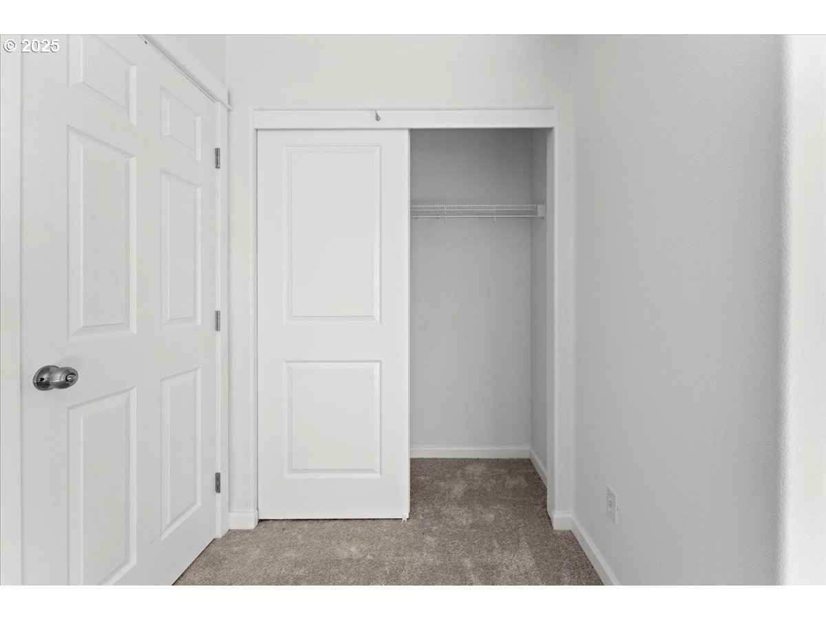 8243 Northeast Multnomah Street Portland, OR 97220 - Photo 17 of 33