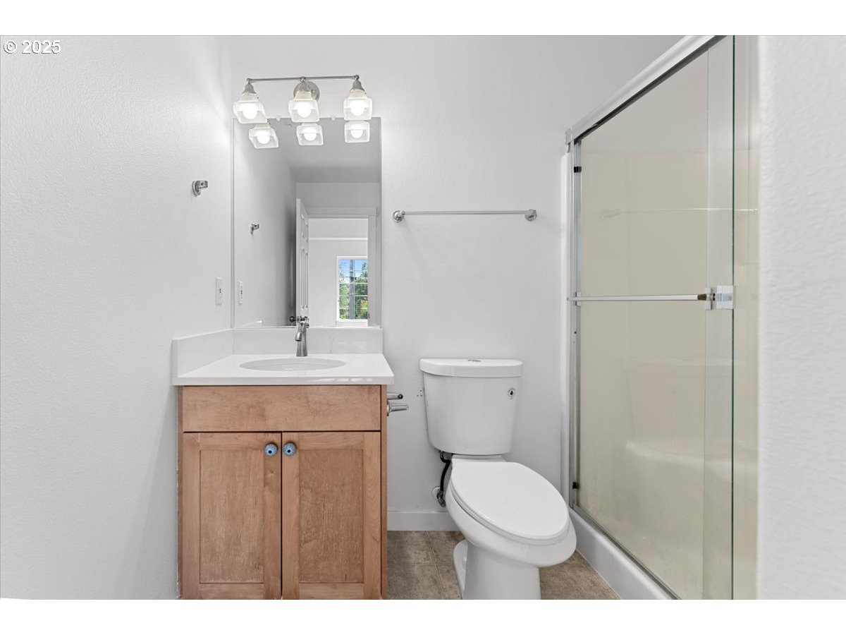 8243 Northeast Multnomah Street Portland, OR 97220 - Photo 18 of 33