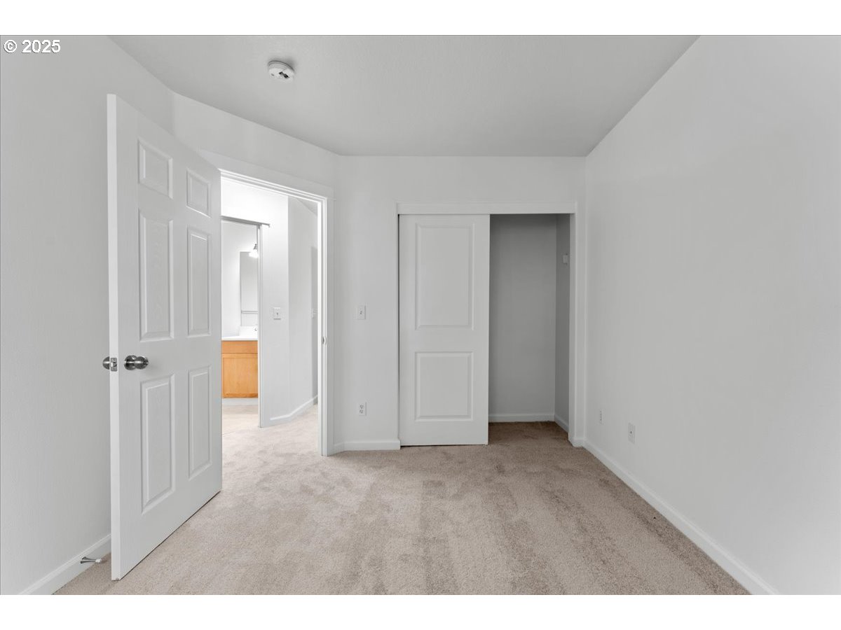 8243 Northeast Multnomah Street Portland, OR 97220 - Photo 22 of 33