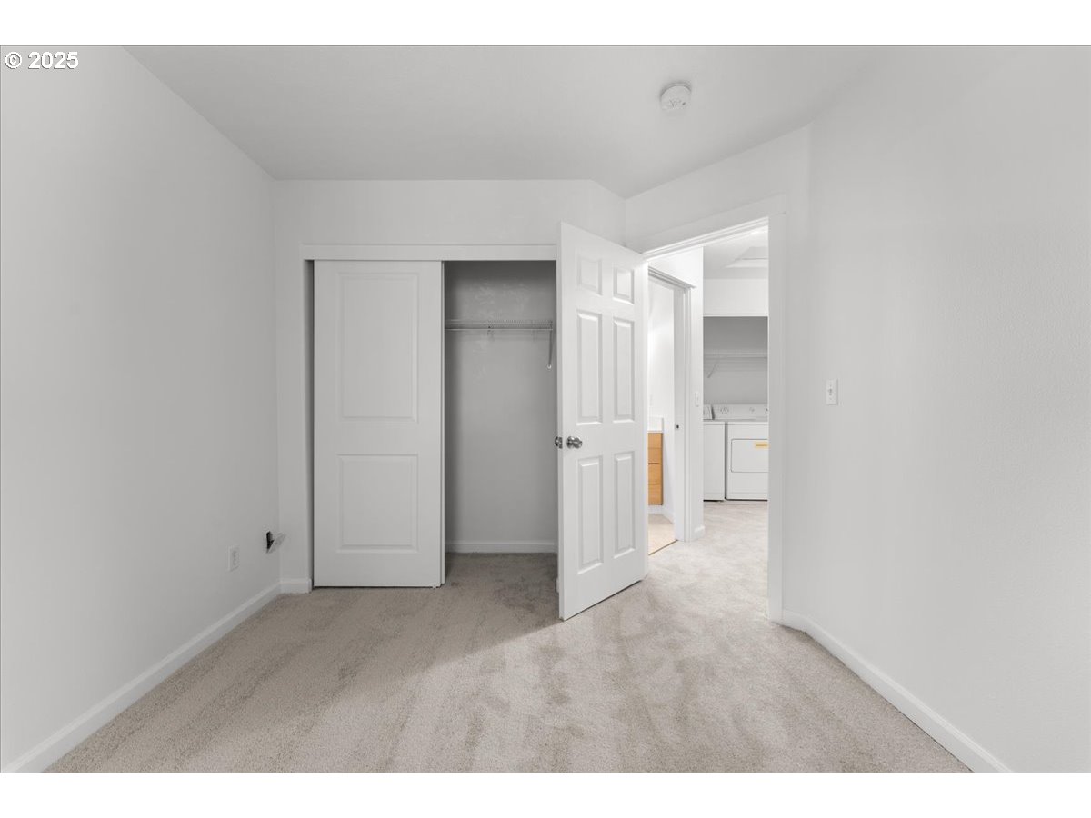 8243 Northeast Multnomah Street Portland, OR 97220 - Photo 24 of 33