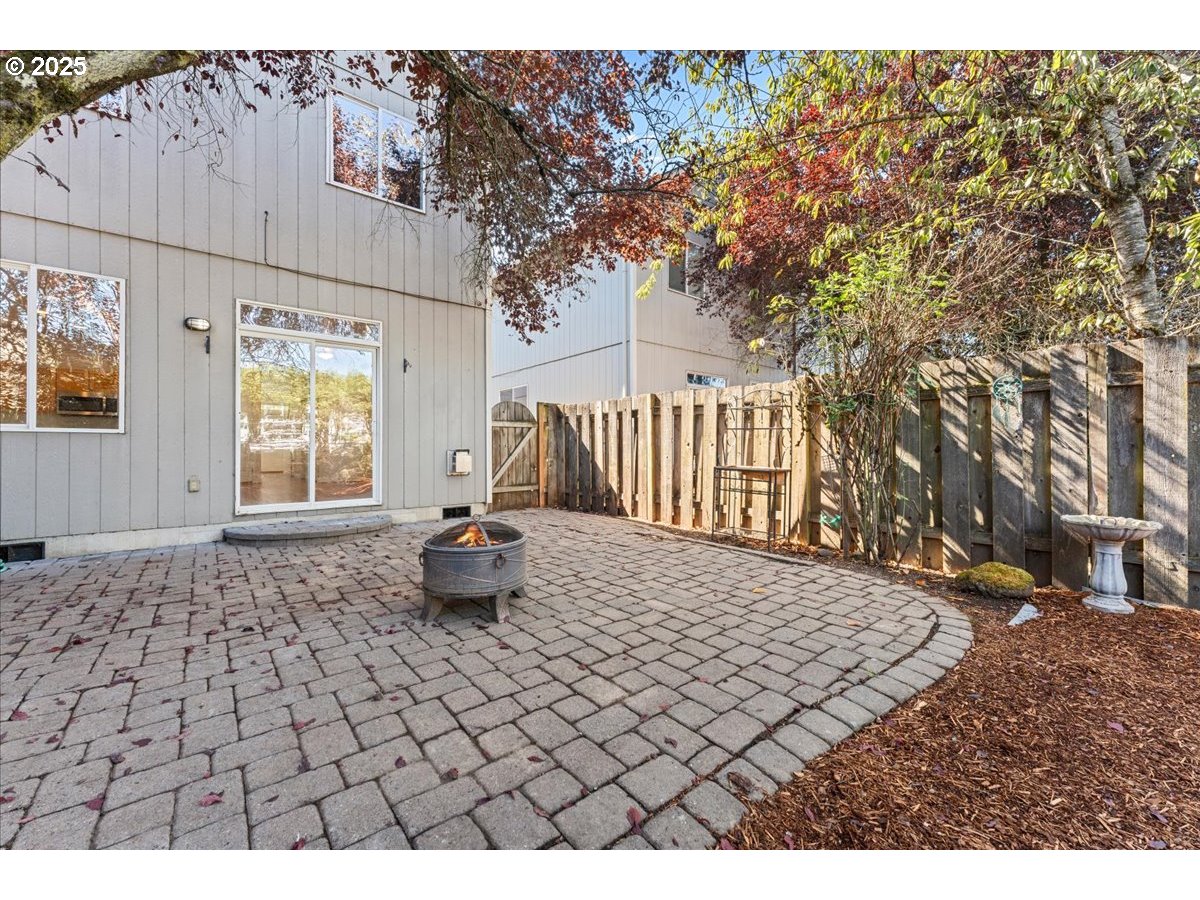 8243 Northeast Multnomah Street Portland, OR 97220 - Photo 29 of 33