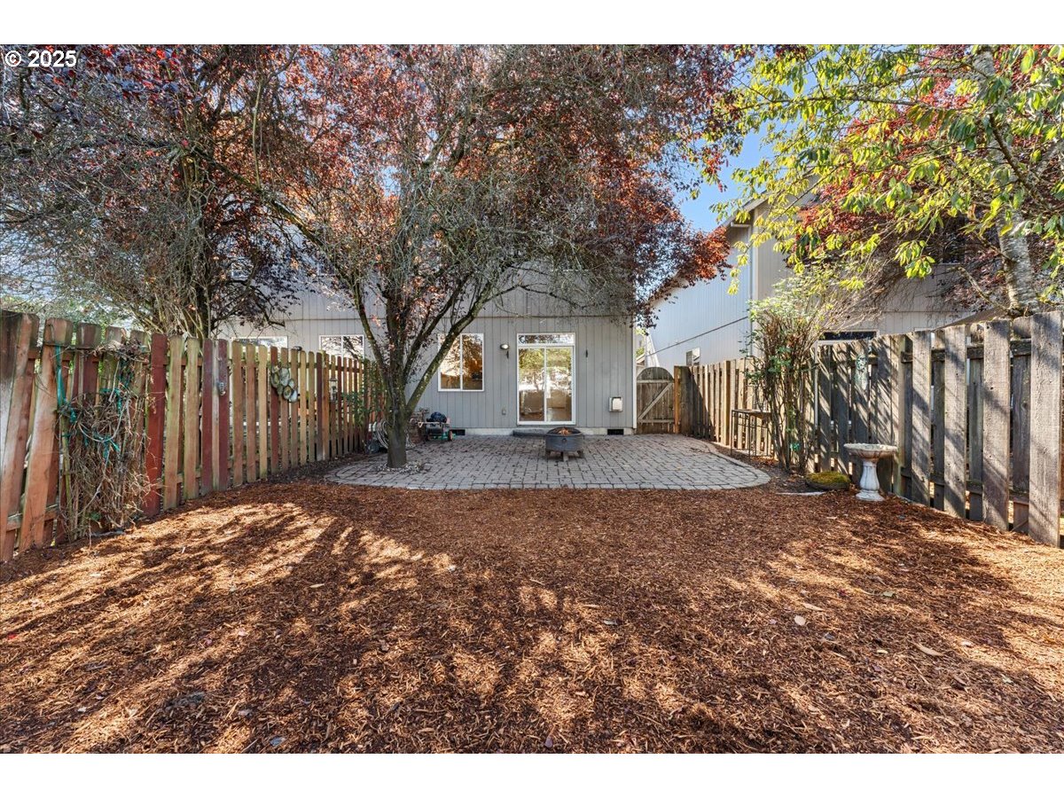 8243 Northeast Multnomah Street Portland, OR 97220 - Photo 30 of 33