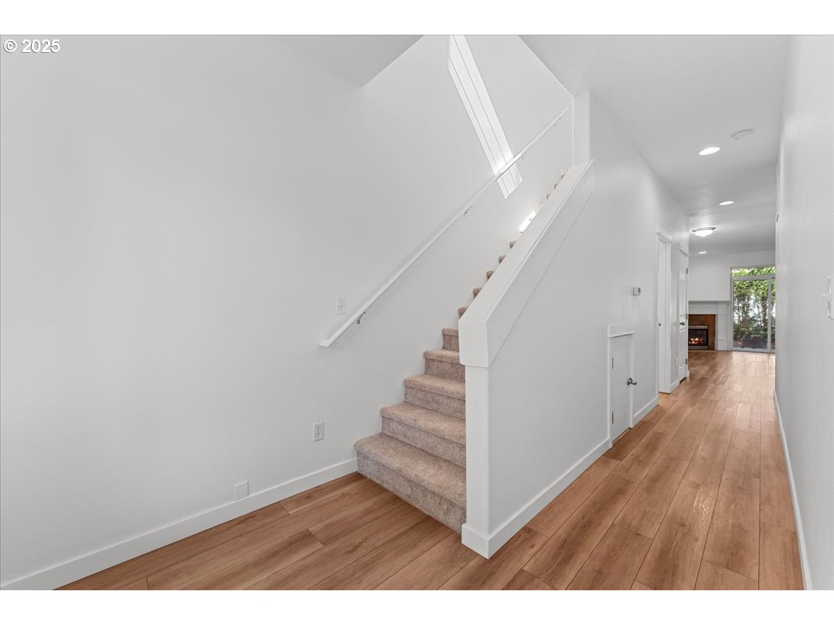 8243 Northeast Multnomah Street Portland, OR 97220 - Photo 5 of 33