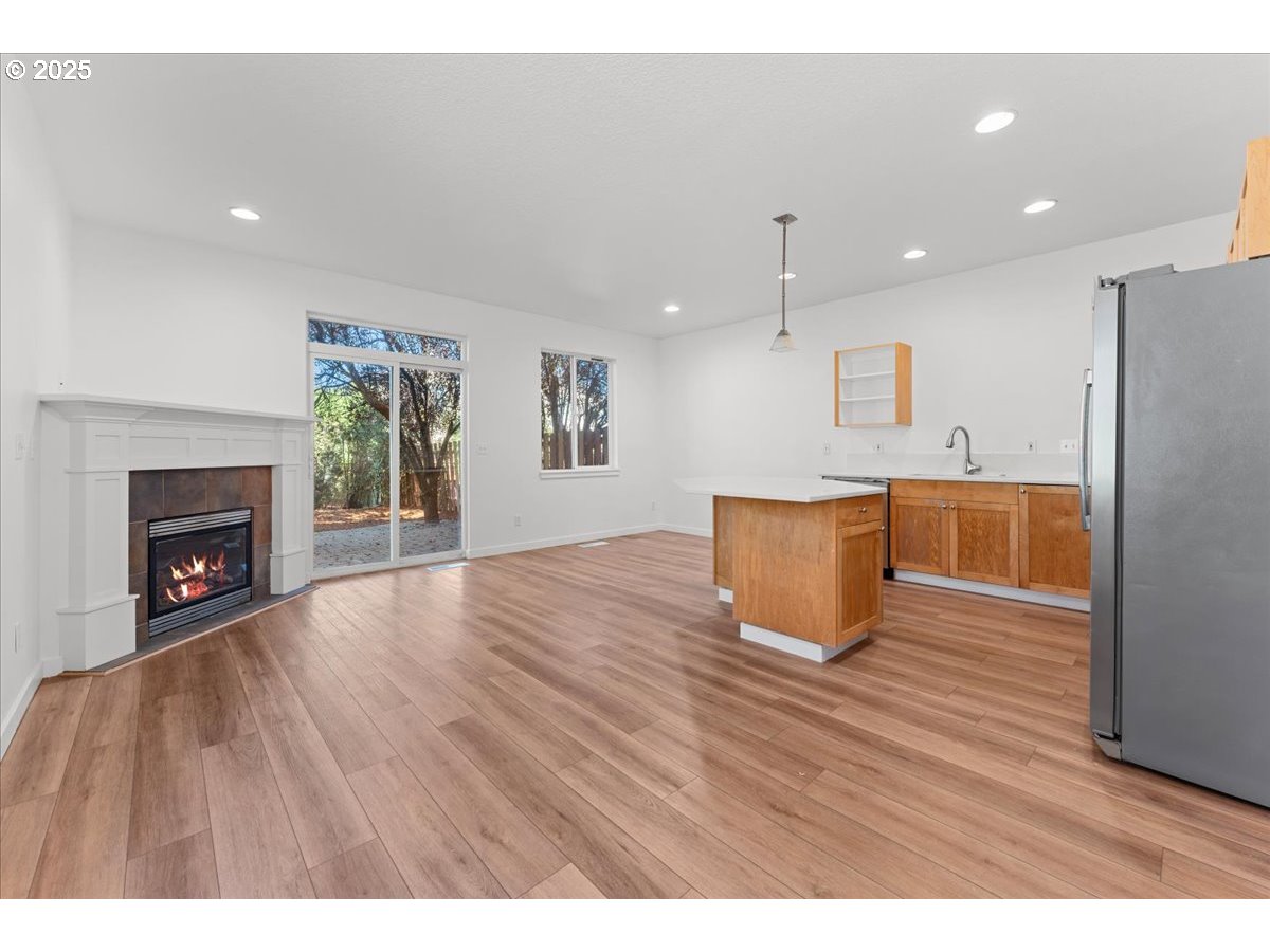 8243 Northeast Multnomah Street Portland, OR 97220 - Photo 6 of 33