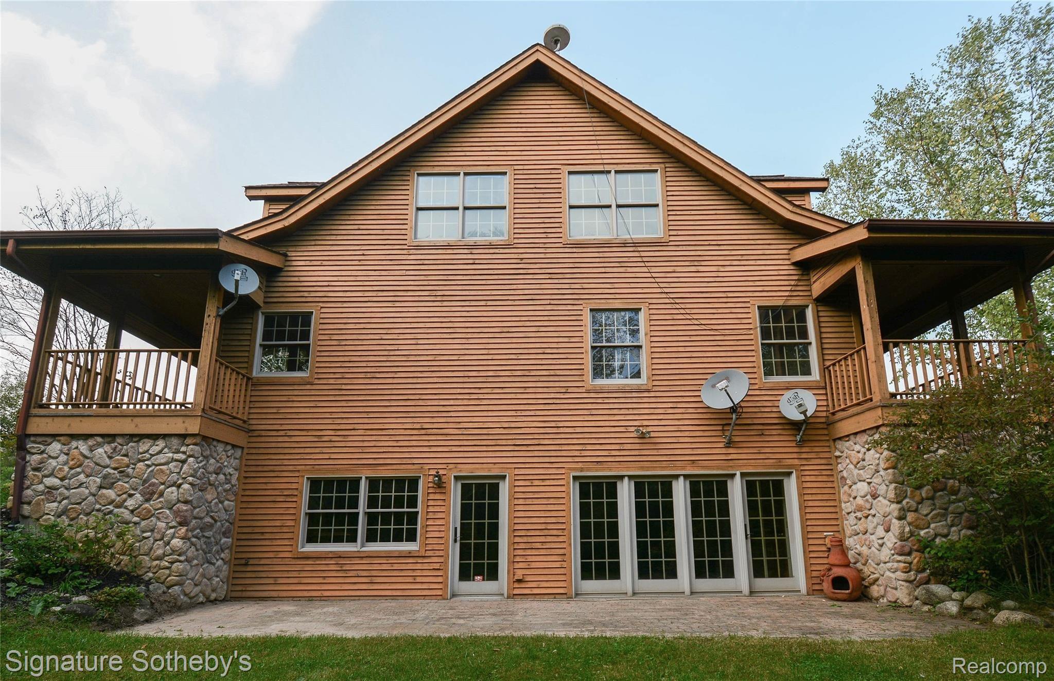 8463 Hartland Road Fenton, MI 48430 - Photo 42 of 54 DSC_6434.jpg